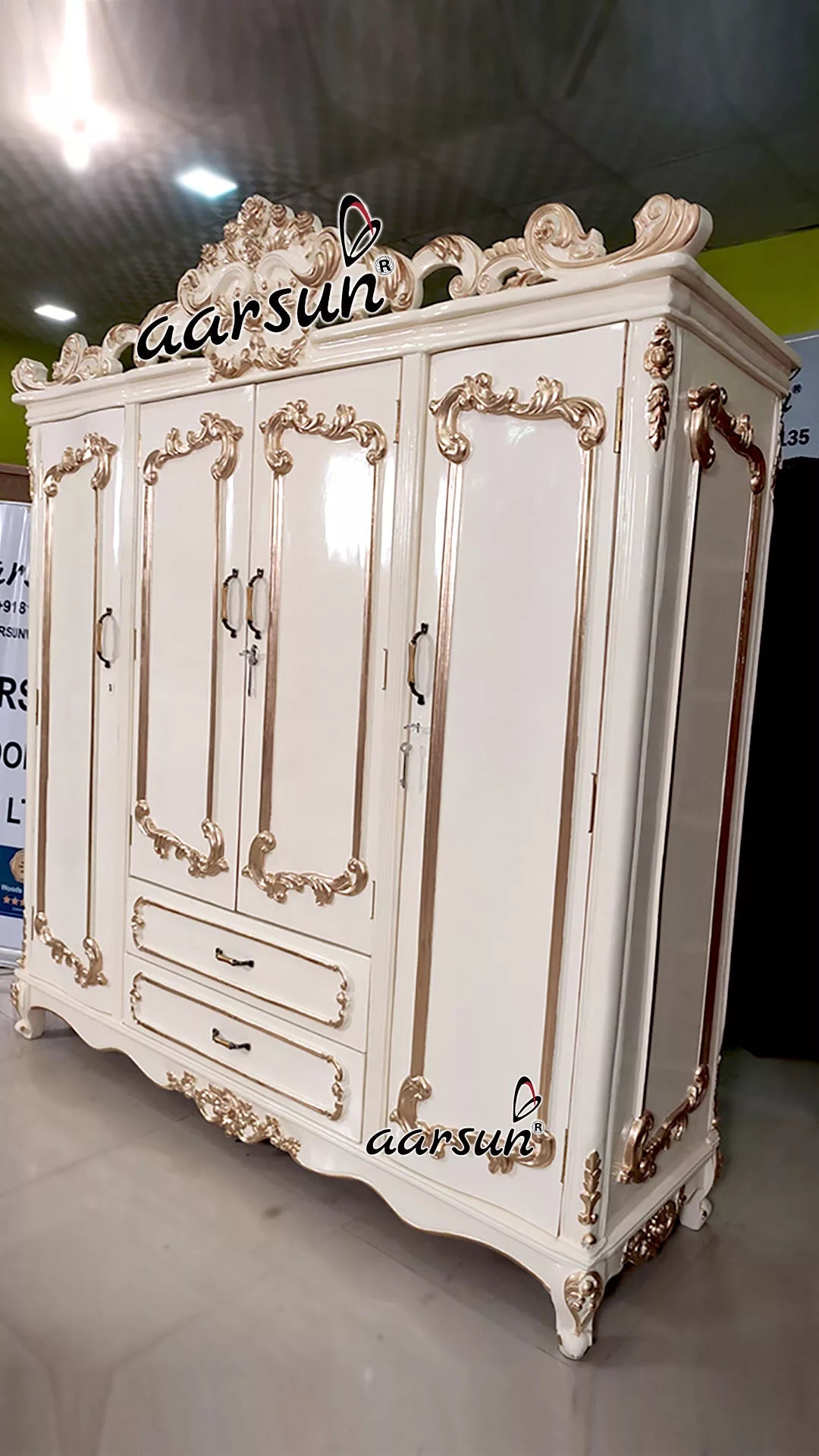 Royal Wooden Wardrobe YT-647