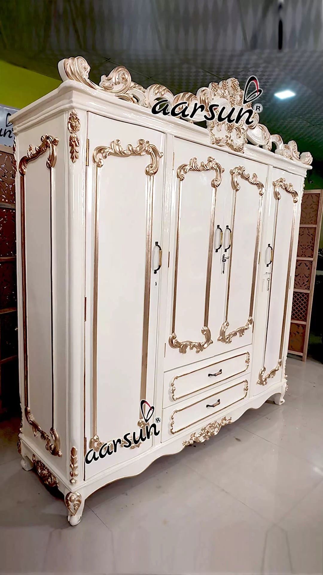 Royal Wooden Wardrobe YT-647