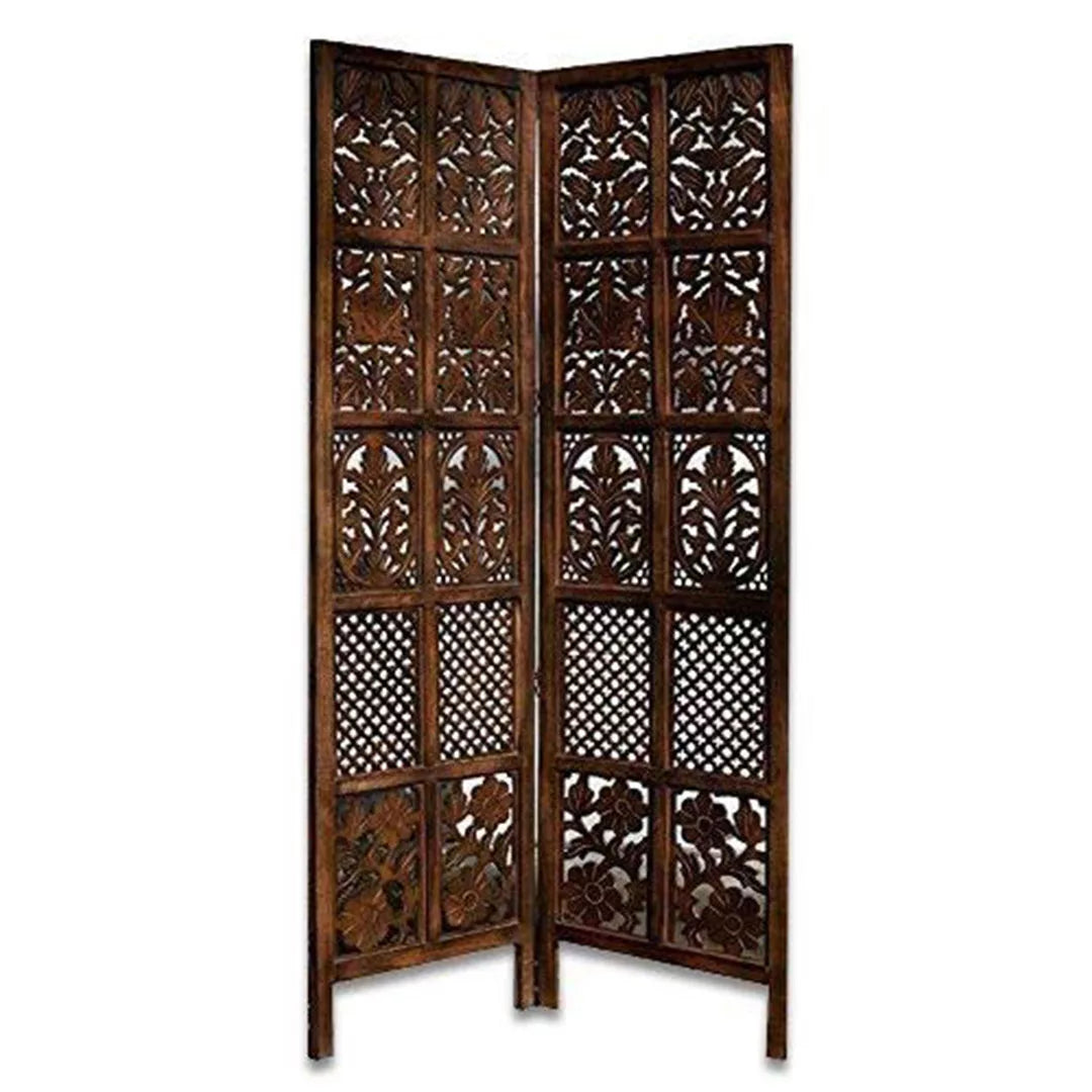 فاصل غرف من خشب المانجو
(Fāṣil ḡuruf min khašab al-mānju)  

This translates to "Room Divider from Mango Wood".  It's concise, uses common search terms, and highlights the key selling point (mango wood).