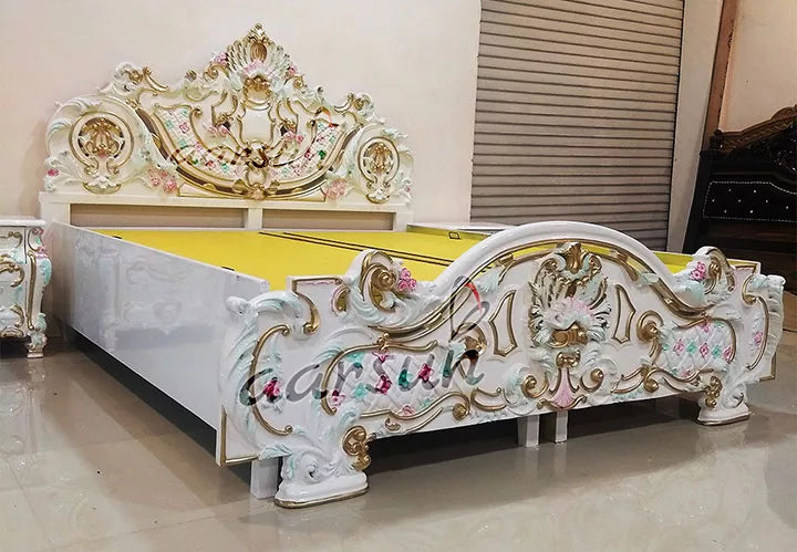 Victorian Style Bed - White Finish with Golden Highlights YT-128