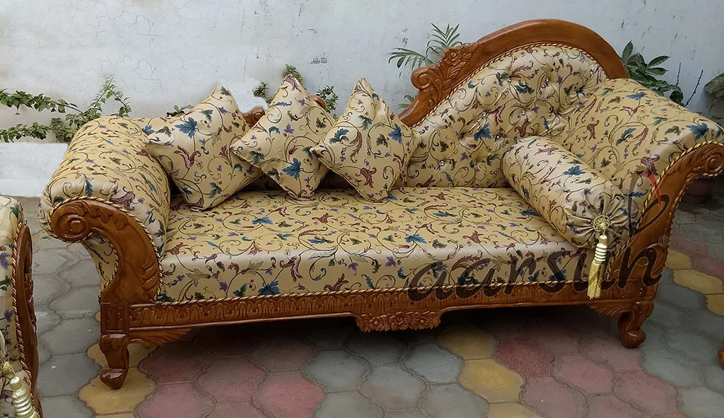 Traditional  Style Sofa Set in Natural Finish  2025