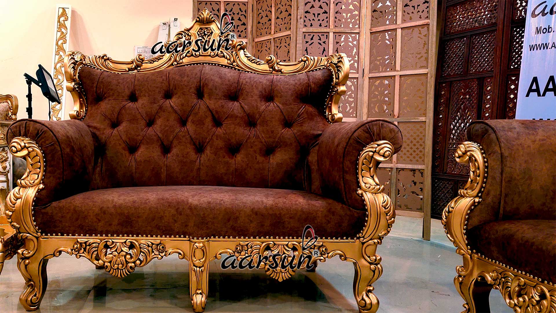 Unique Style scamalytics Luxurious Sofa Set in Antique Gold Paint