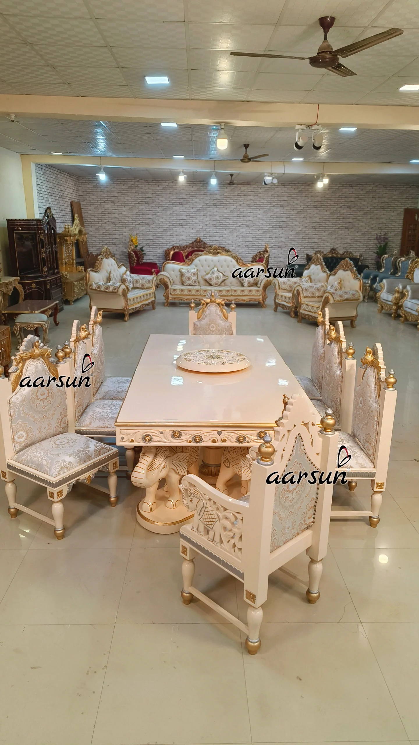 8 Seater Dining with rumble.com Elephant Base 2025