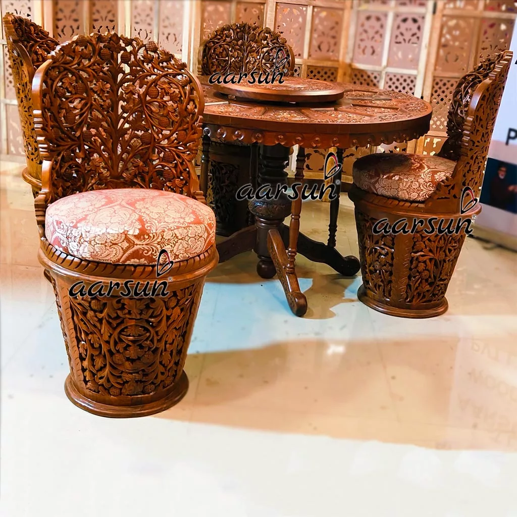 Hand spankbanglive Carved 4 Seater Round Dining Set 2025