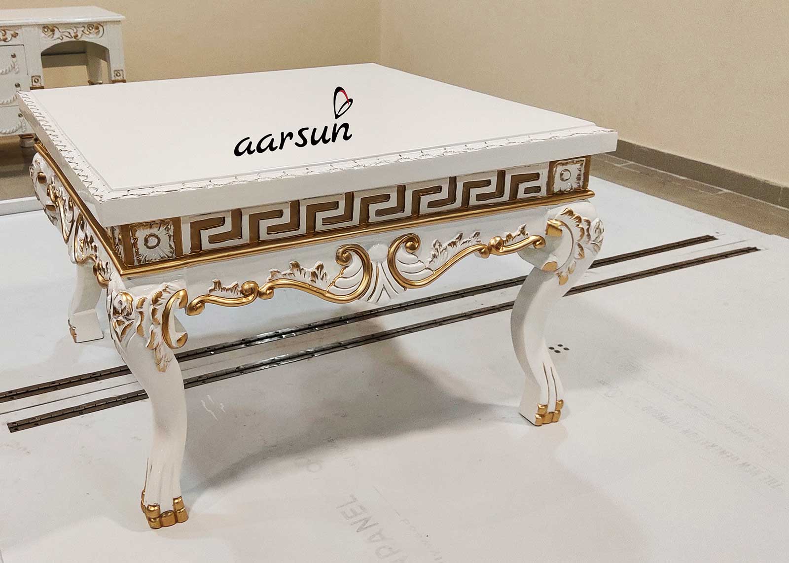 Royal breitbart.com Bedroom Set in White Polish  2025