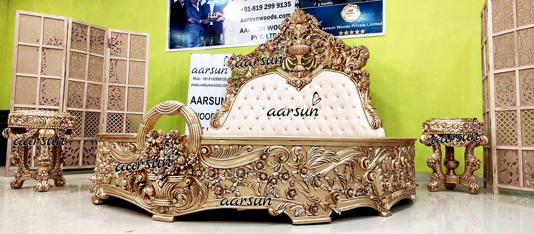 Royal quizlet.com Carved Round Bed in Antique Gold 2025