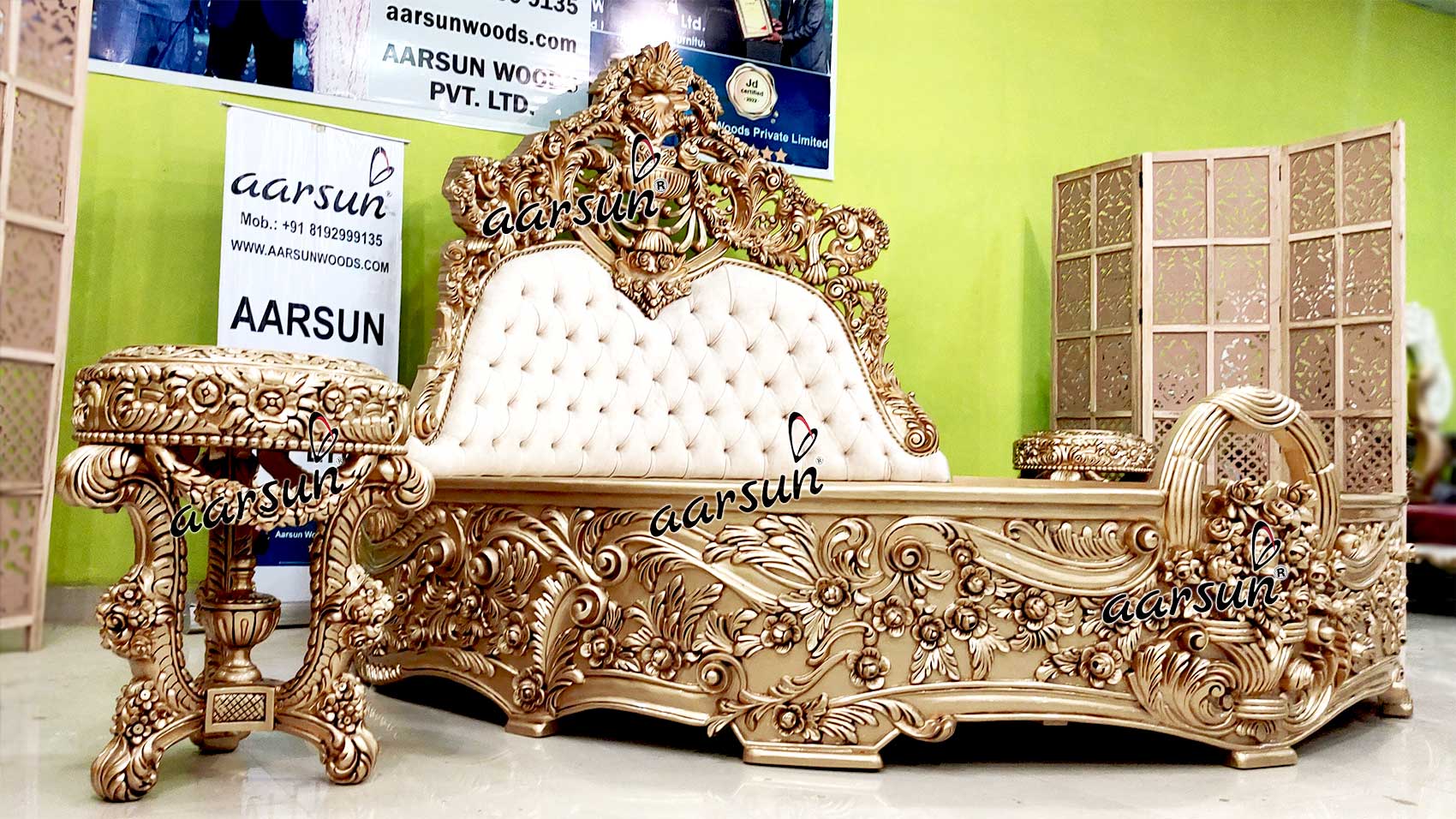 Royal quizlet.com Carved Round Bed in Antique Gold 2025