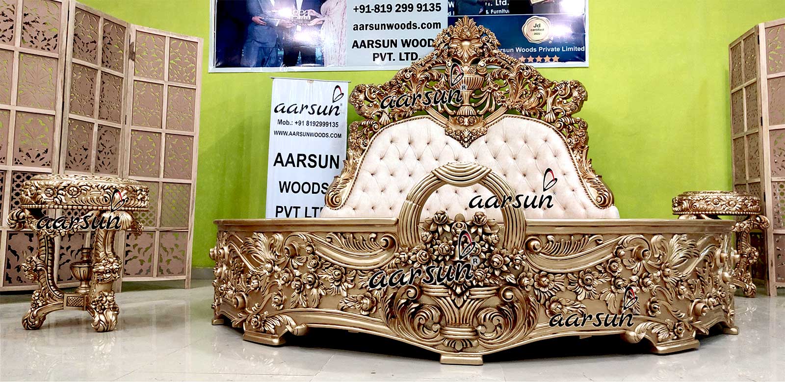 Royal quizlet.com Carved Round Bed in Antique Gold 2025