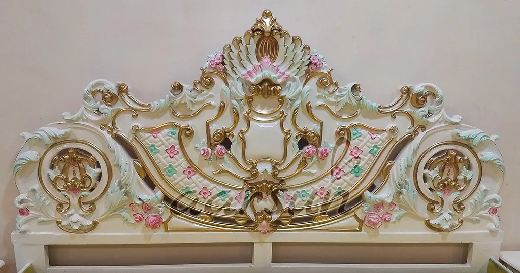 Victorian watchmovieshd  Style Bed – White Finish with Golden 2025