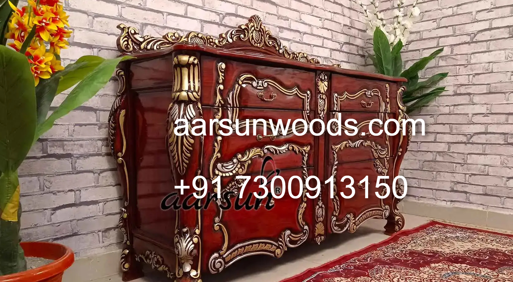 Classic Design Meets Royal Wood  Majestic Mahogany Console Table 2025