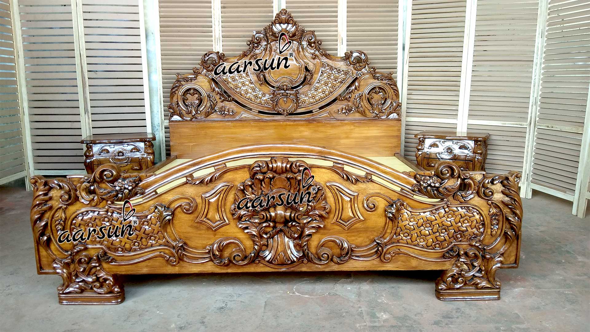 Luxurious Wooden Bed & Bedside Table Combo 2025