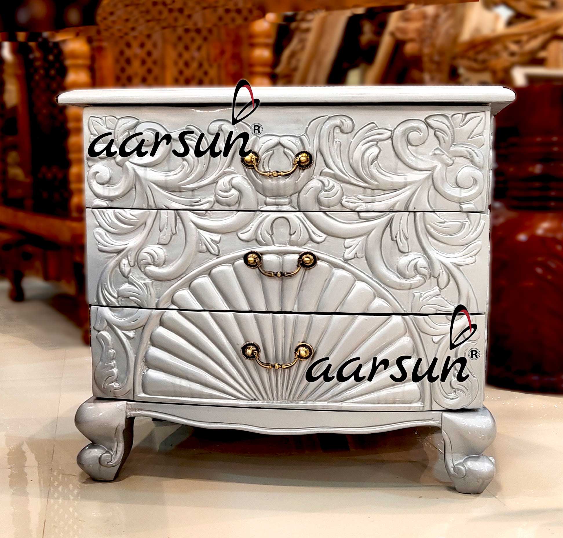 Glamorous Silver Bedroom Set with Twin Nightstand 2025