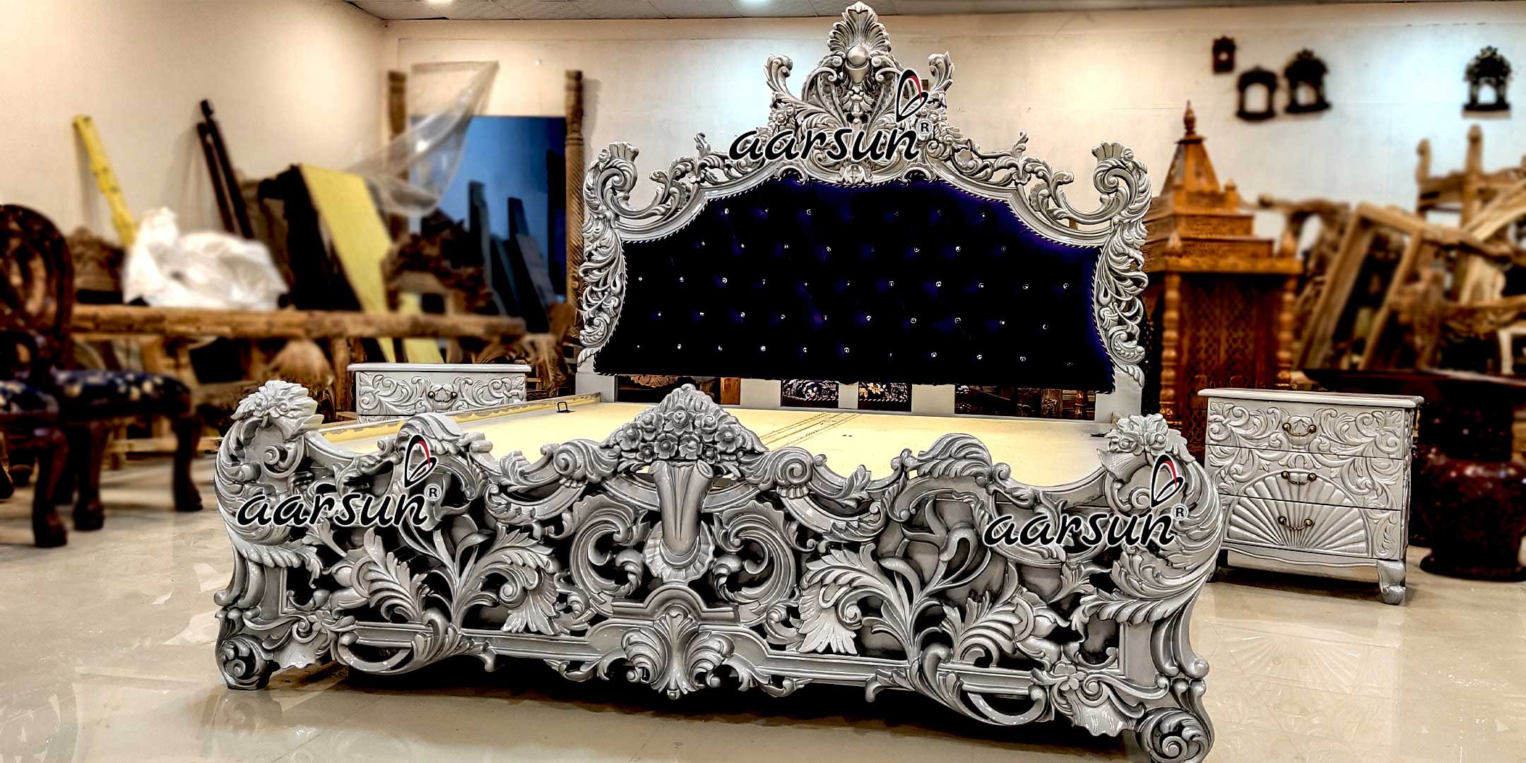 Glamorous Silver Bedroom Set with Twin Nightstand 2025